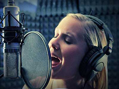 voice-recording-at-underdog-studios